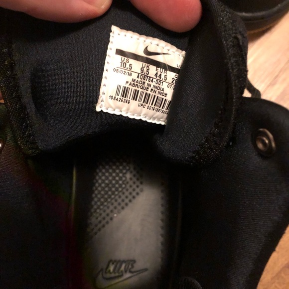 Nike boots like new - Picture 3 of 3